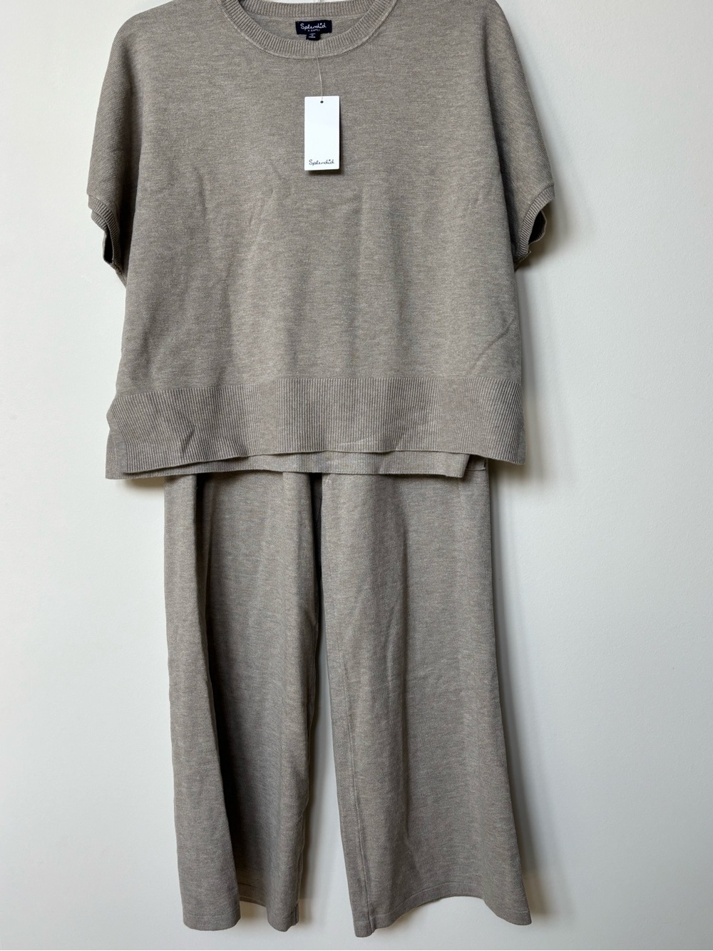 NWT Splendid ladies cozy 2 pc set ,sz xs, neutral fawn color